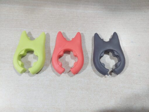 Silicone Pot Lid and Soup Spoon Holder,  Spoon Spatula Rest (Random color) - Image 3