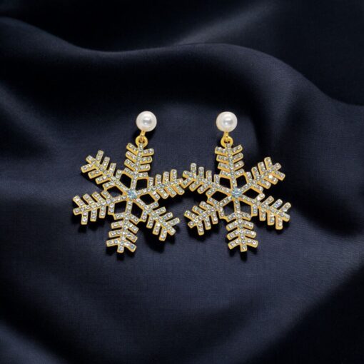 Imported Dazzling Snowflake Earrings – Perfect Winter Elegance snowflake earrings - Image 2
