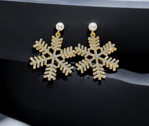 Imported Dazzling Snowflake Earrings – Perfect Winter Elegance snowflake earrings - Image 6