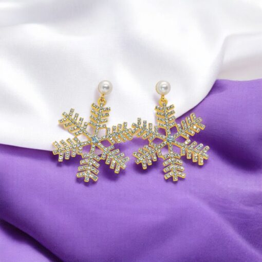 Imported Dazzling Snowflake Earrings – Perfect Winter Elegance snowflake earrings - Image 3