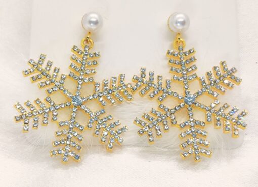 Imported Dazzling Snowflake Earrings – Perfect Winter Elegance snowflake earrings - Image 4