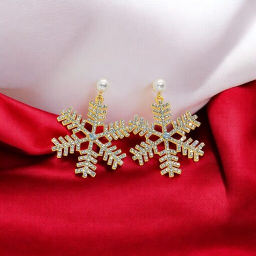 Imported Dazzling Snowflake Earrings – Perfect Winter Elegance snowflake earrings
